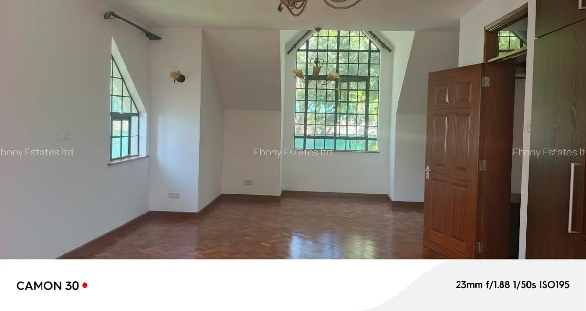 4 Bed Townhouse with En Suite in Lavington - 11