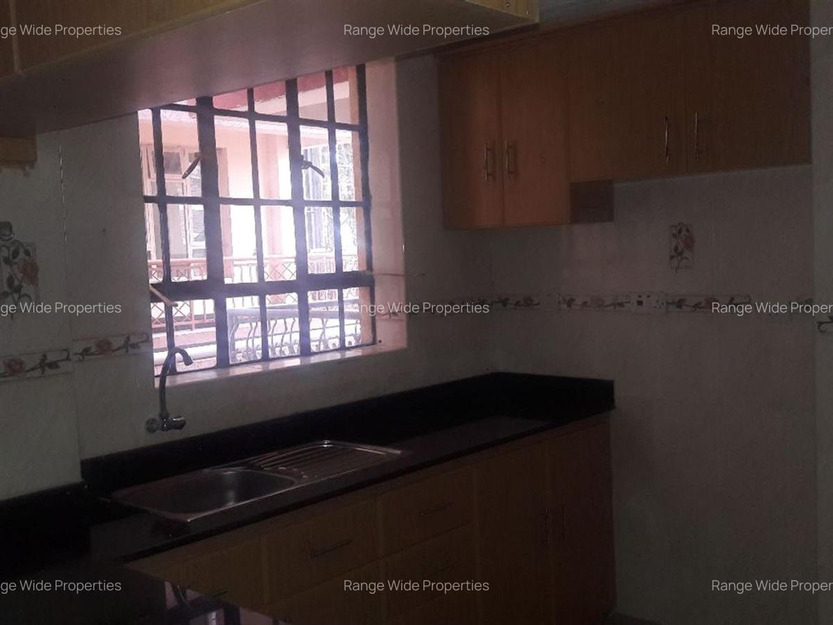 1 Bed Apartment with En Suite in Brookside - 3