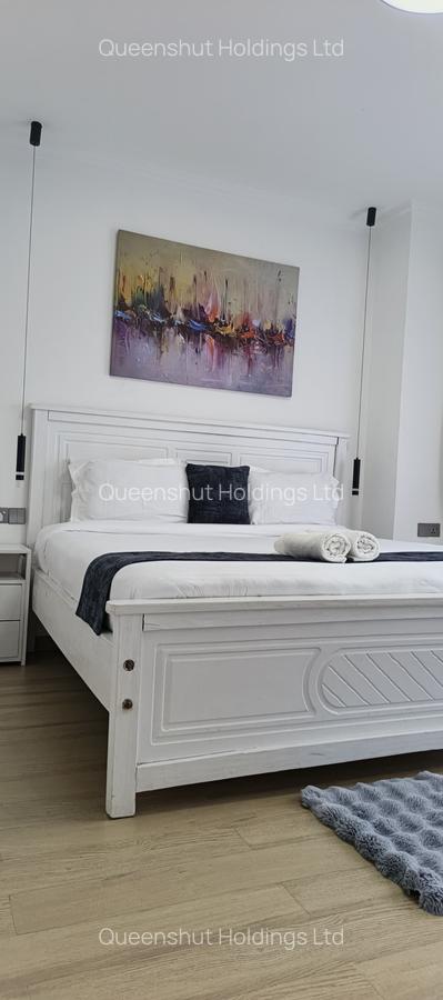 Serviced 2 Bed Apartment with En Suite in Westlands Area - 11