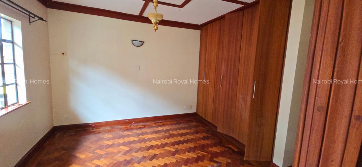4 Bed Townhouse with En Suite at Lavington Closet - 11