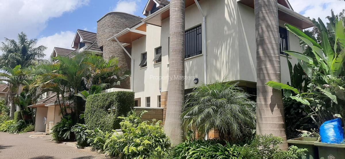 5 Bed Villa with En Suite at Lavington - 14