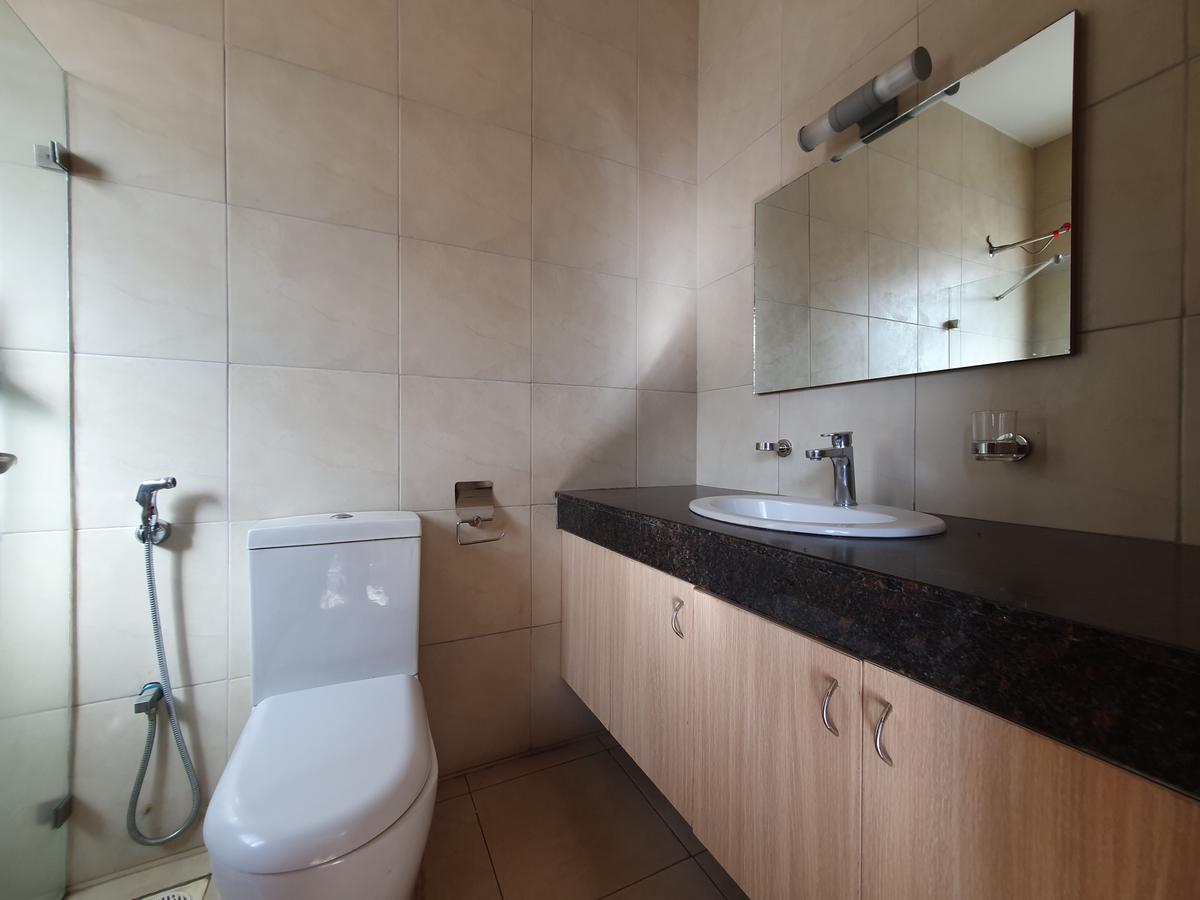 4 Bed Apartment with En Suite at 2Nd Parklands Avenue - 10