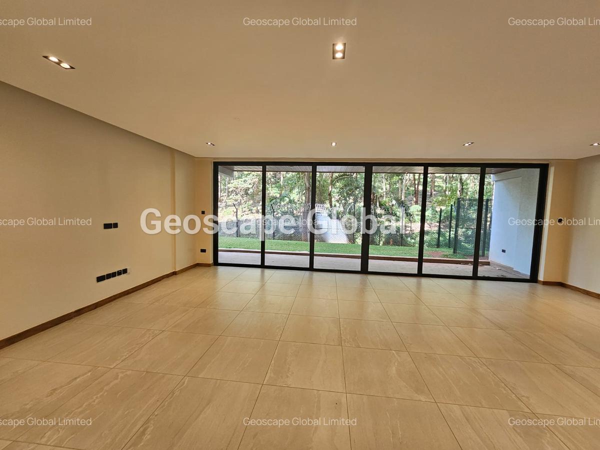 4 Bed Apartment with En Suite in Spring Valley - 7