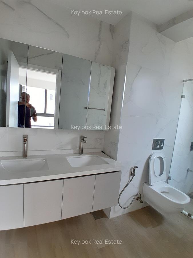 3 Bed Apartment with En Suite at Riverside Drive - 10