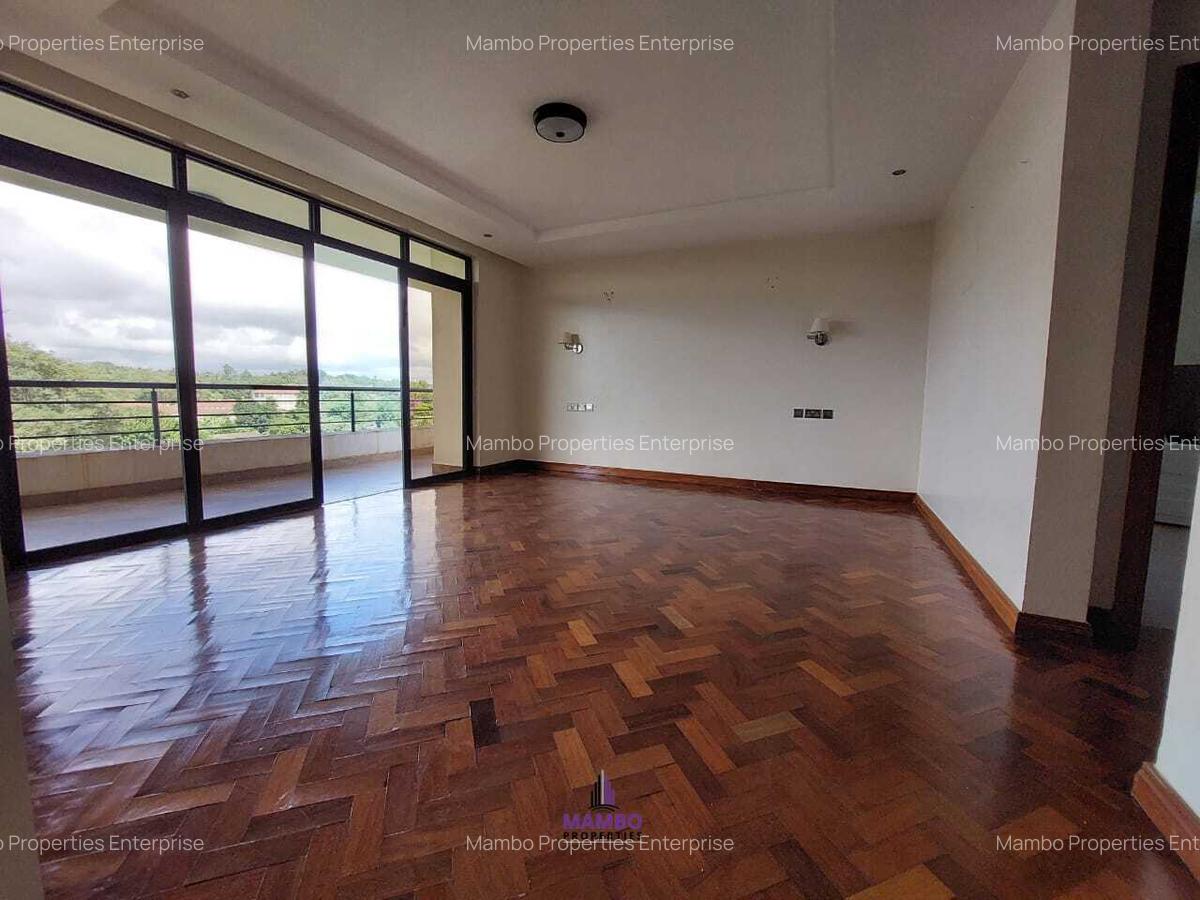 3 Bed Apartment with En Suite at Riverside Drive - 13