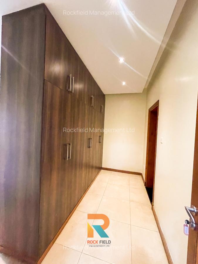 4 Bed Townhouse with En Suite at Runda Mumwe - 8