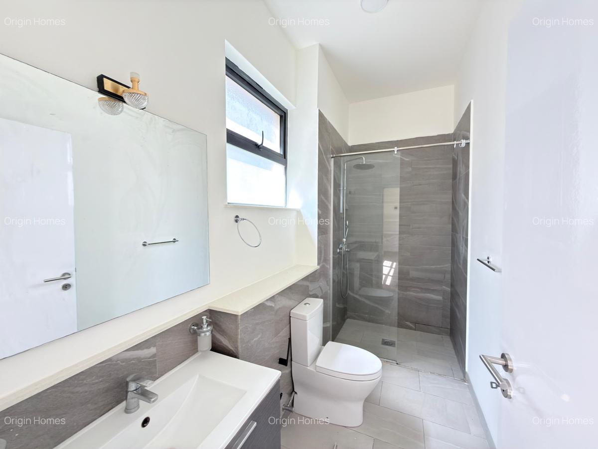 4 Bed Apartment with En Suite at Riverside Drive - 4