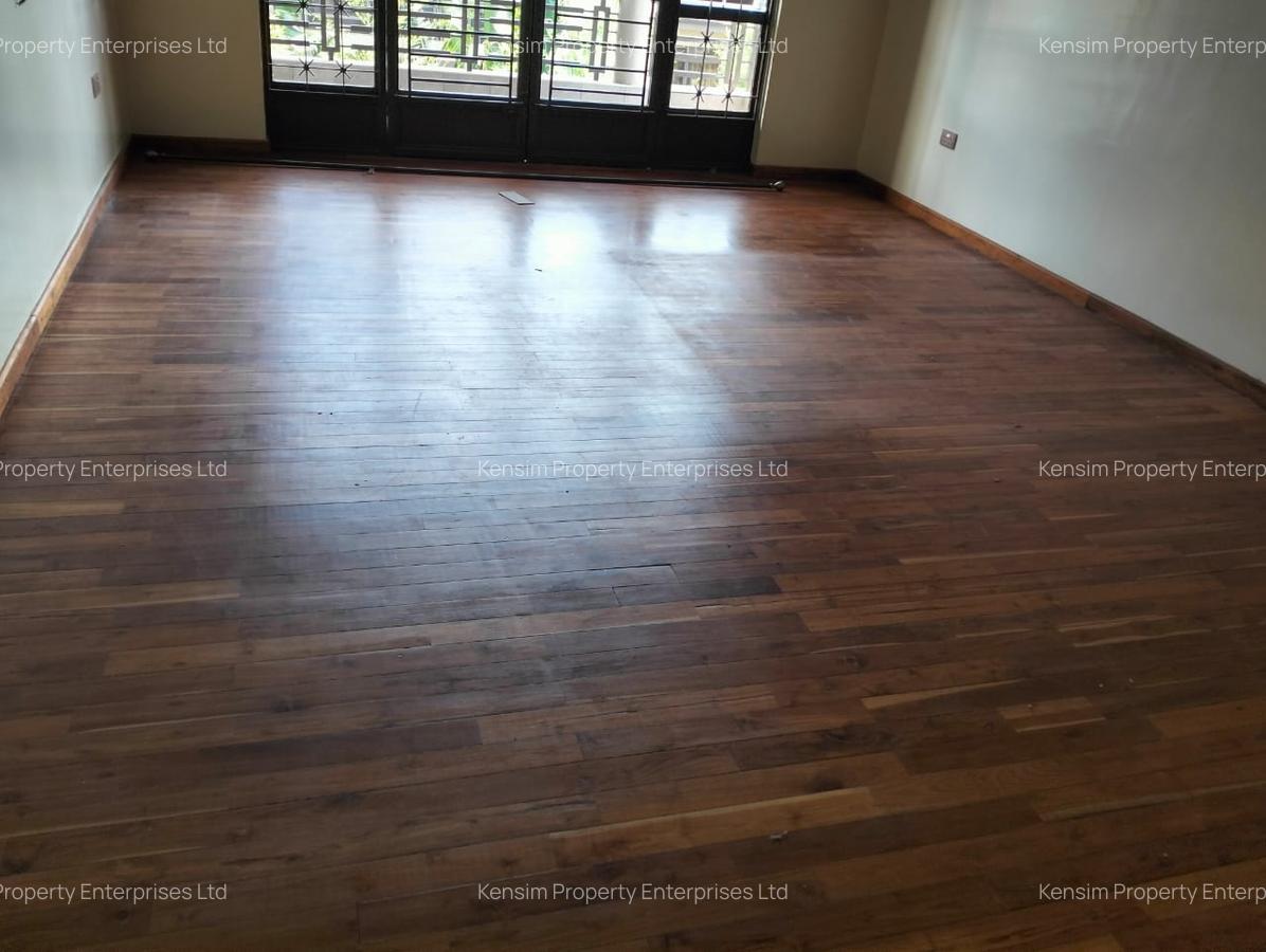 5 Bed Townhouse with En Suite in Runda - 5