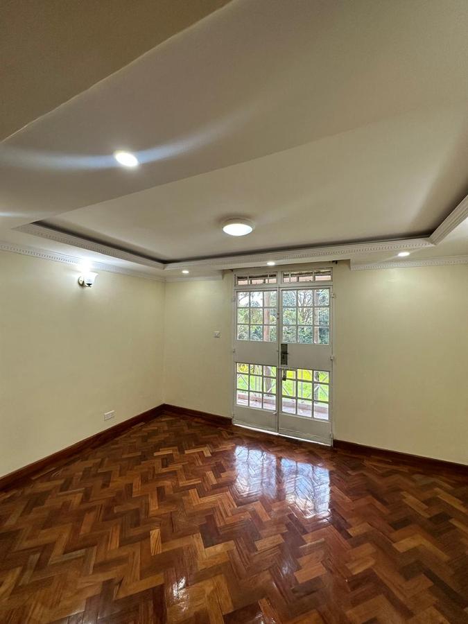 5 Bed Townhouse with En Suite in Lavington - 4