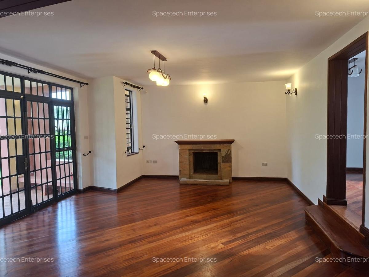 4 Bed Townhouse with En Suite in Ridgeways - 4