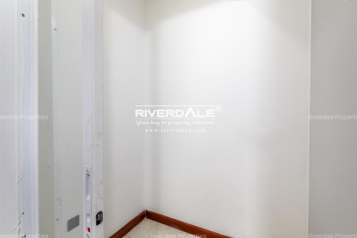 4 Bed Apartment with En Suite in General Mathenge - 7