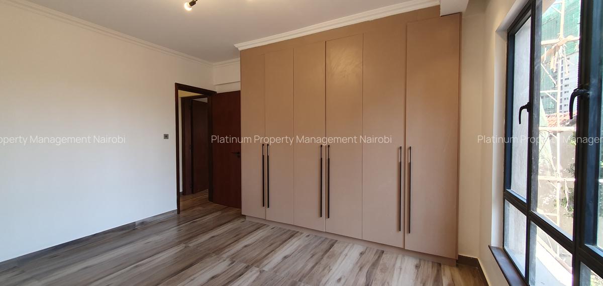 4 Bed Apartment with En Suite at Brookside - 16