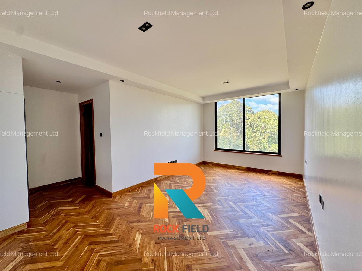 4 Bed Apartment with En Suite in Spring Valley - 16