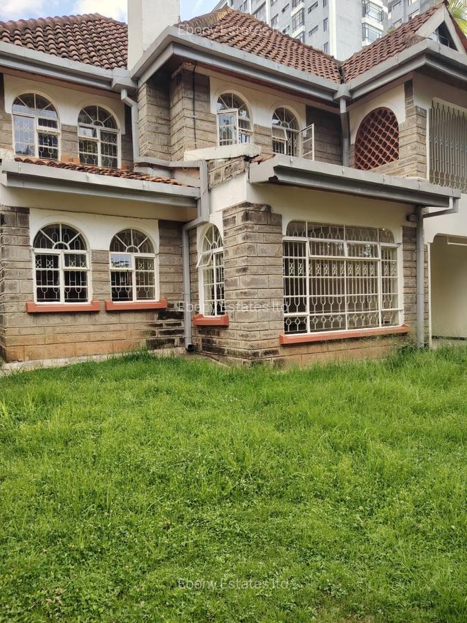4 Bed Townhouse with En Suite in Lavington - 6