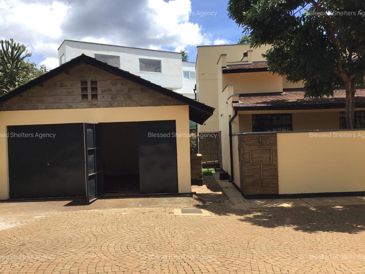 4 Bed House with En Suite in Runda - 18