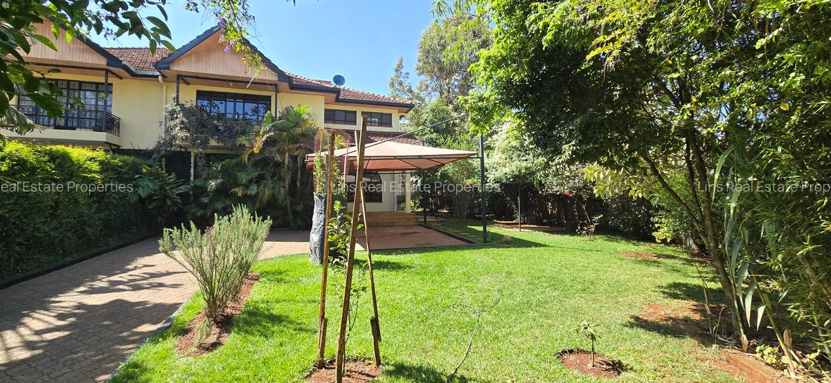 4 Bed Townhouse with En Suite in Lavington - 2