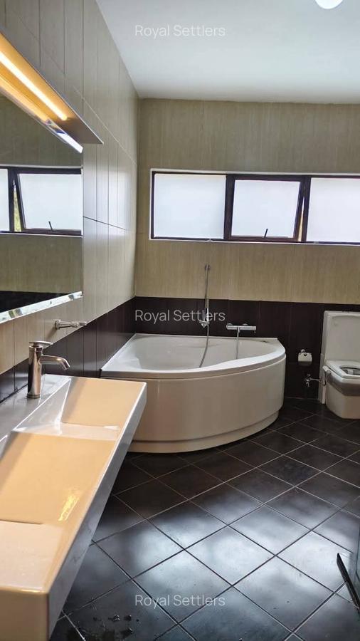 5 Bed Townhouse with En Suite at Grevillea Grove - 10