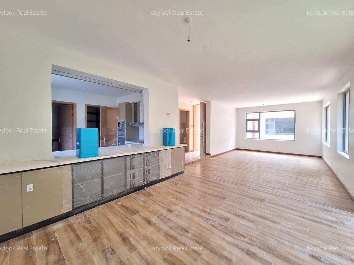 5 Bed Townhouse with En Suite at Lavington - 12