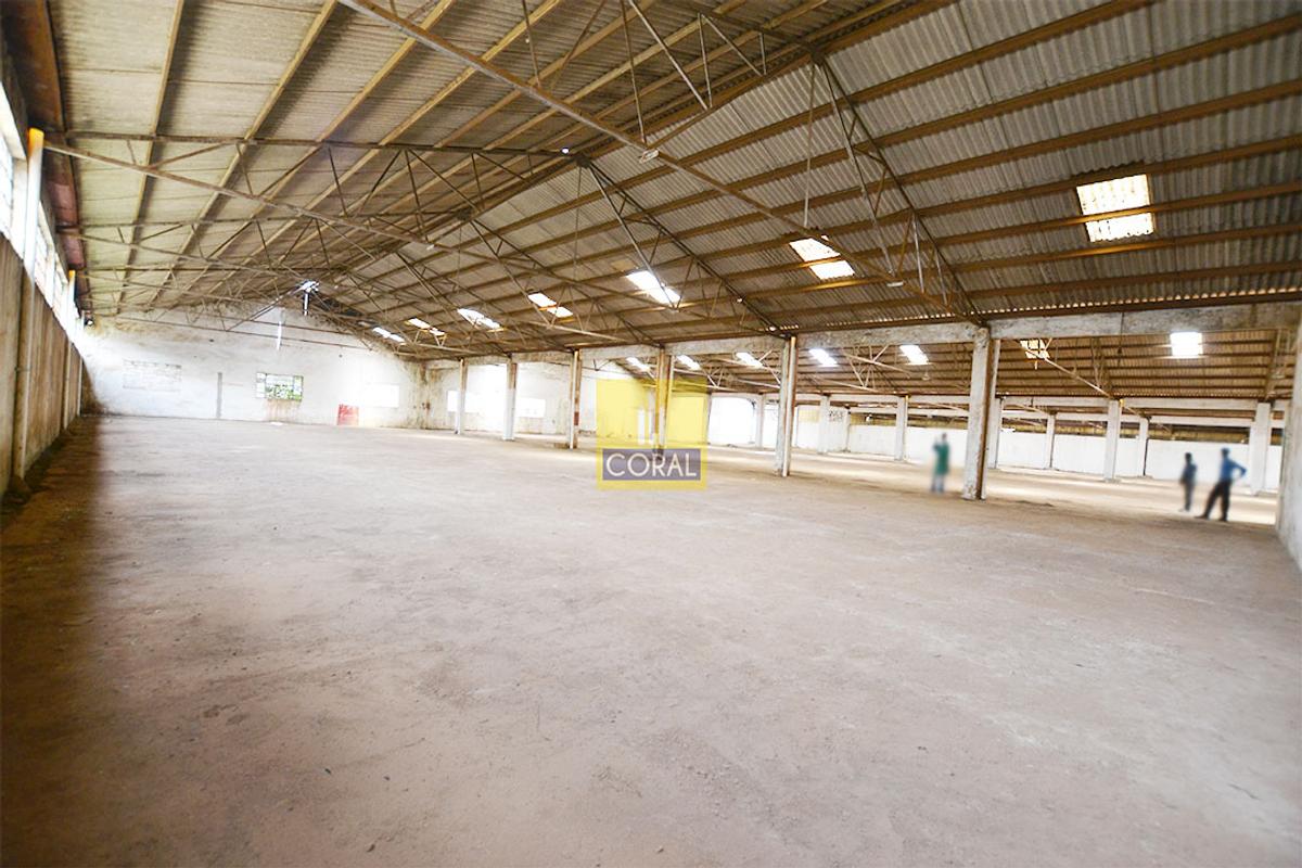 11,997 ft² Warehouse with Service Charge Included at N/A - 10