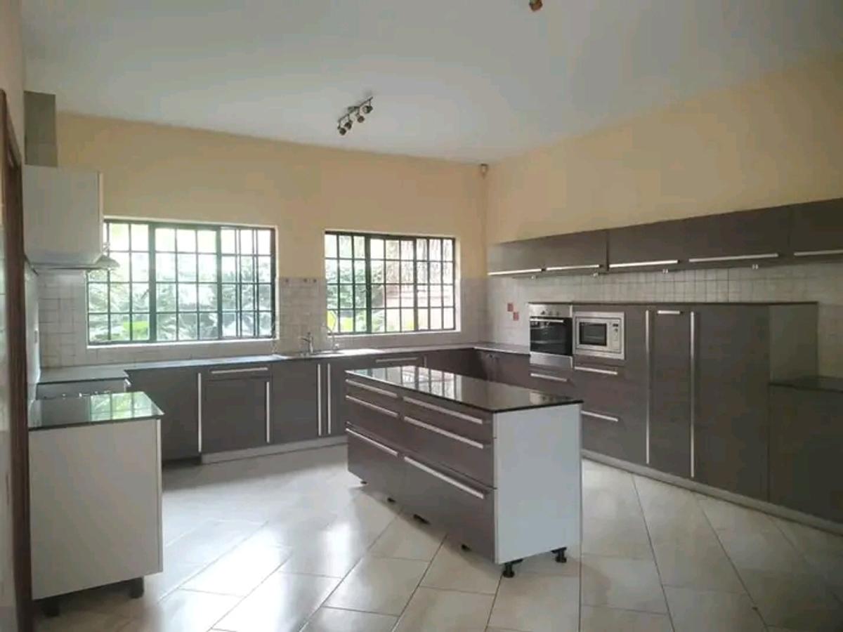 4 Bed House with En Suite in Kyuna - 7