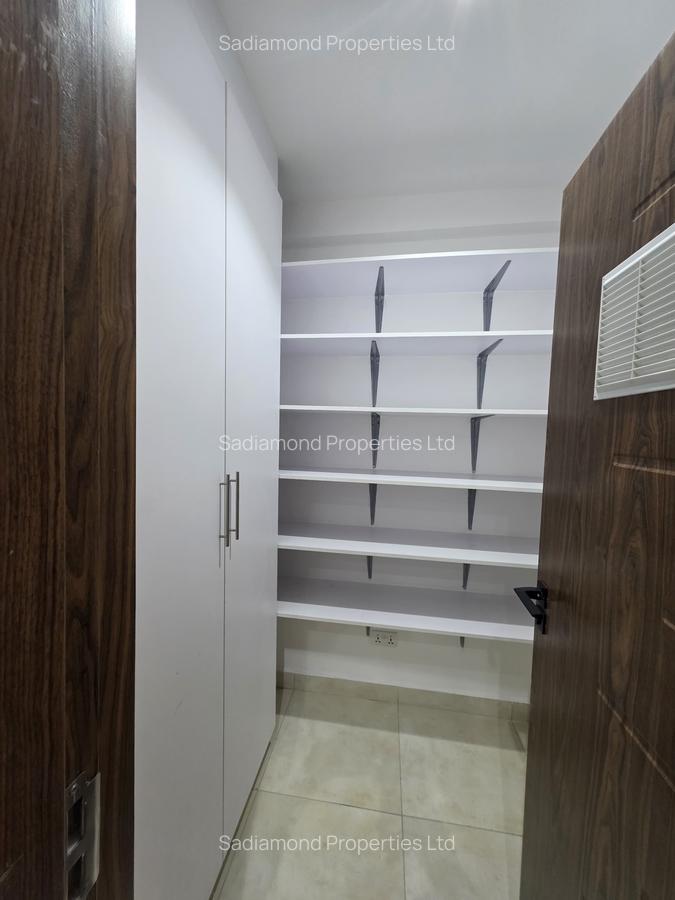 3 Bed Apartment with En Suite in Parklands - 4