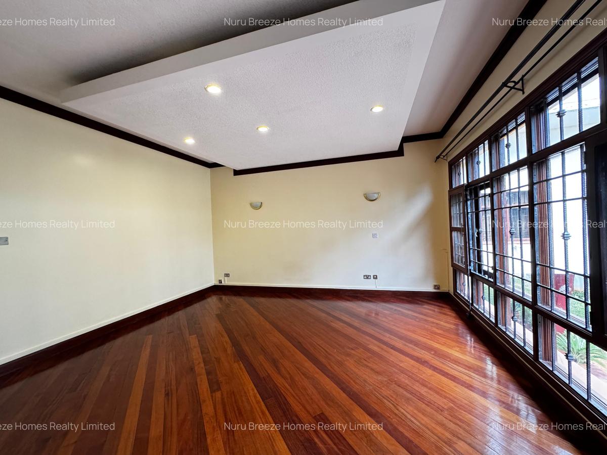 3 Bed Townhouse with En Suite in Hill View - 5