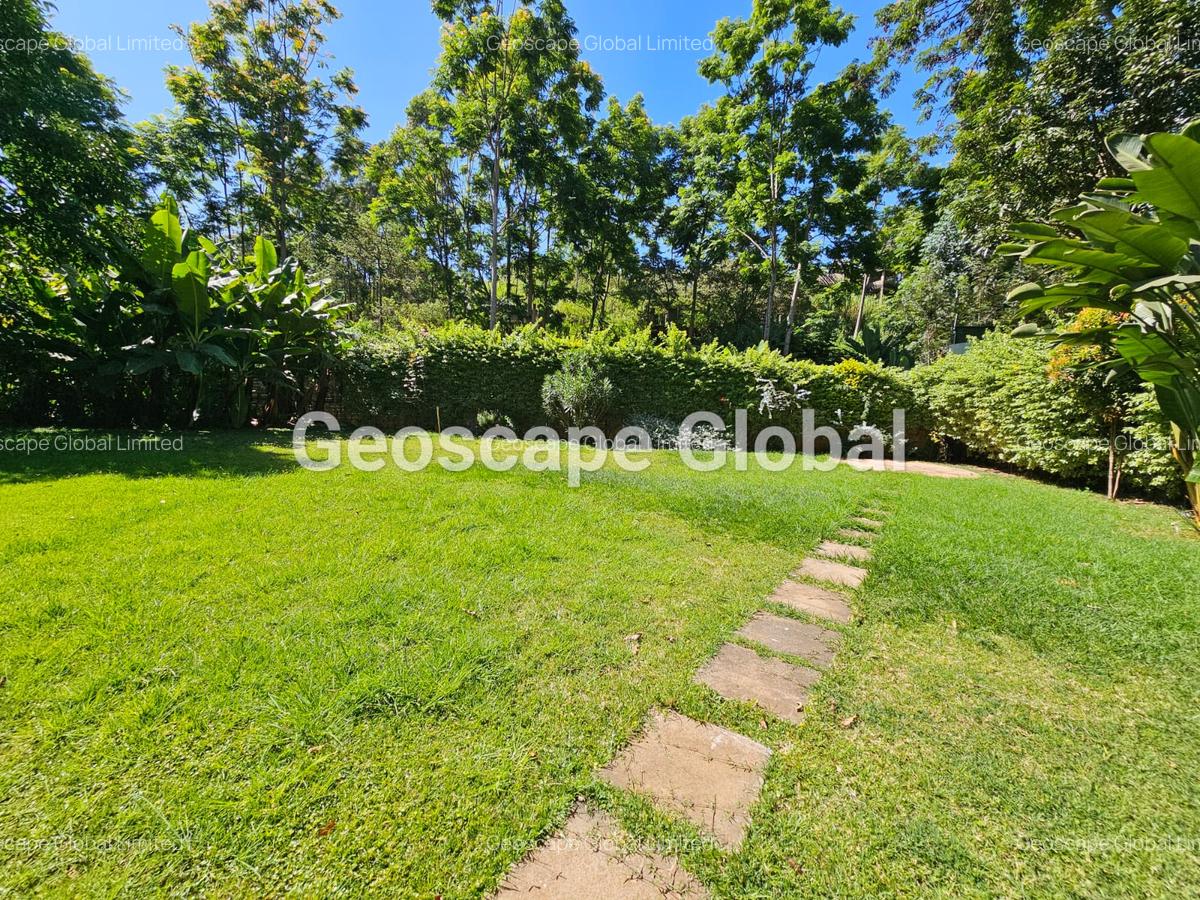 5 Bed House with En Suite in Rosslyn - 9