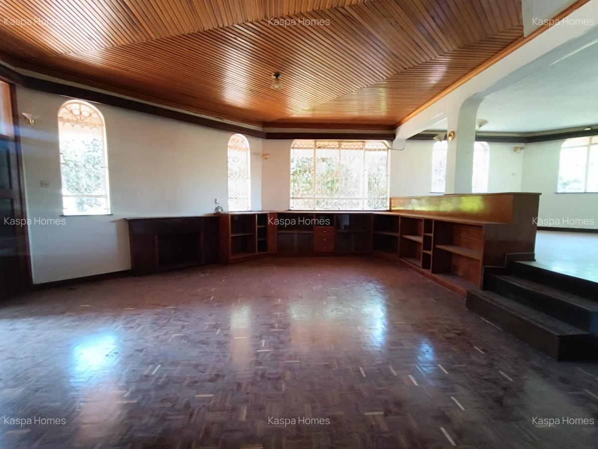 4 Bed House with En Suite in Runda - 14