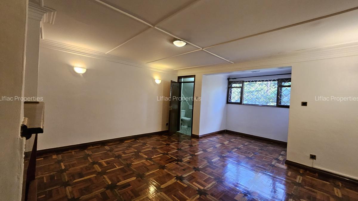 4 Bed House with En Suite in Runda - 12