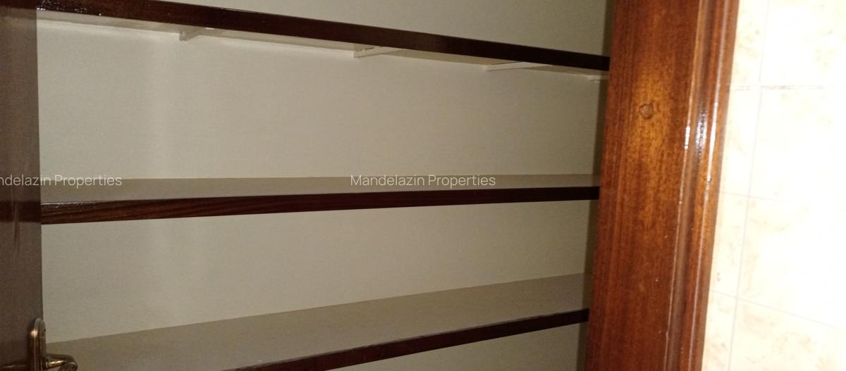 4 Bed Apartment with En Suite at Brookside Drive - 7