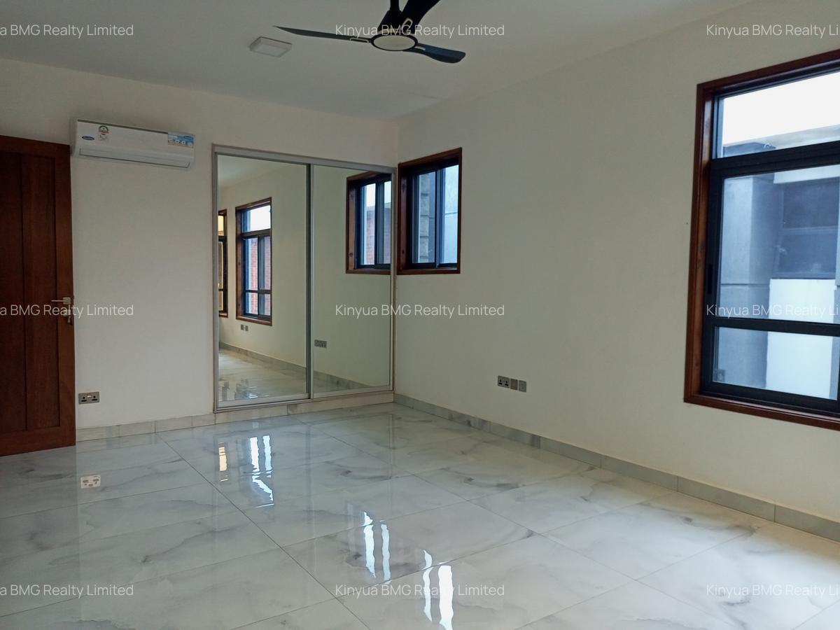 5 Bed Villa with En Suite in Nyali Area - 5