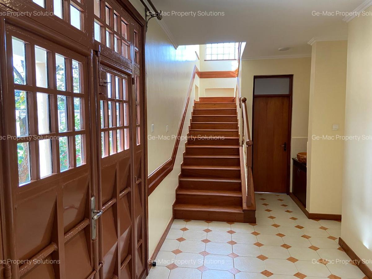 5 Bed House with En Suite in Runda - 10