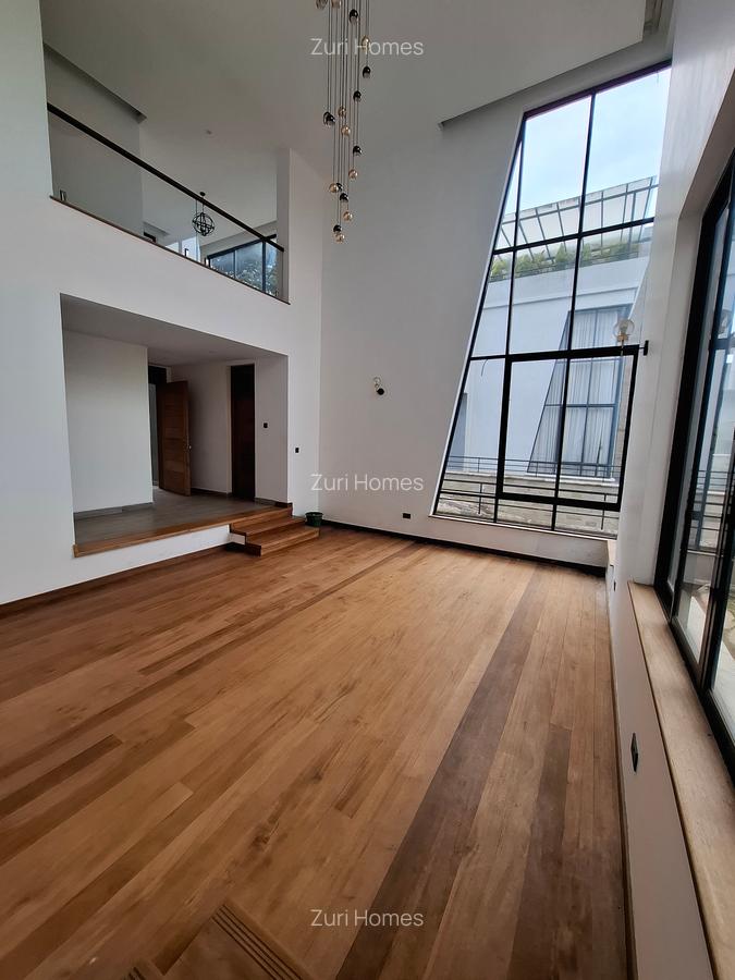 5 Bed Townhouse with En Suite in Lavington - 3