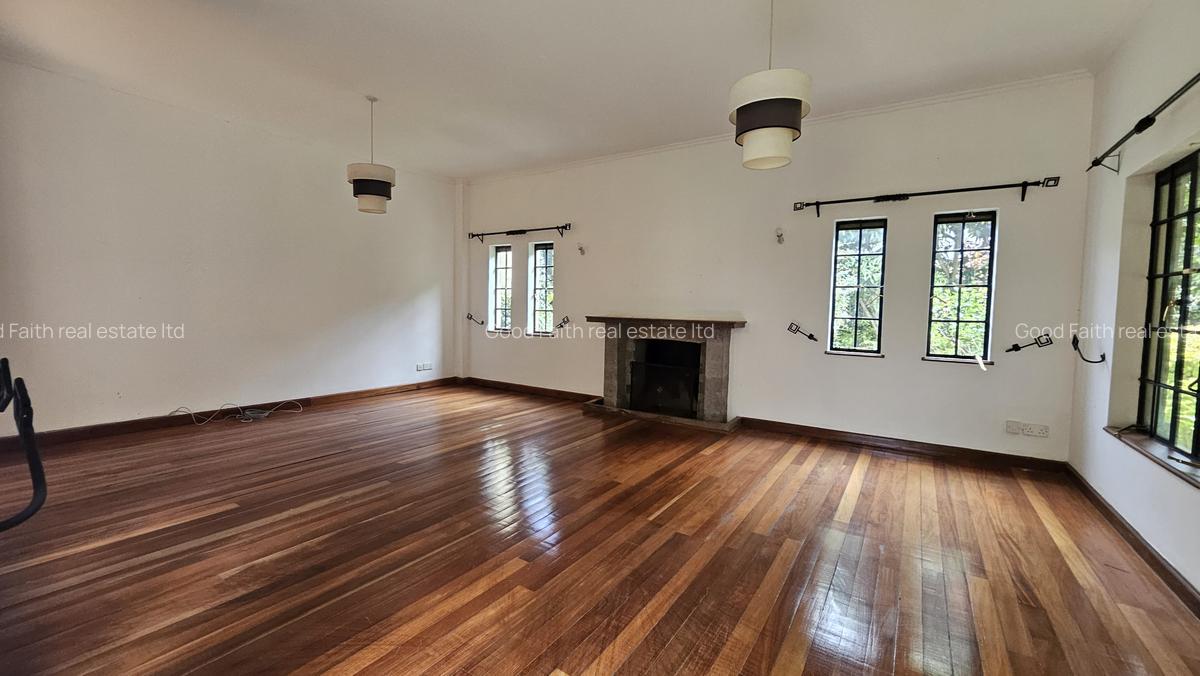 5 Bed House with En Suite in Runda - 3