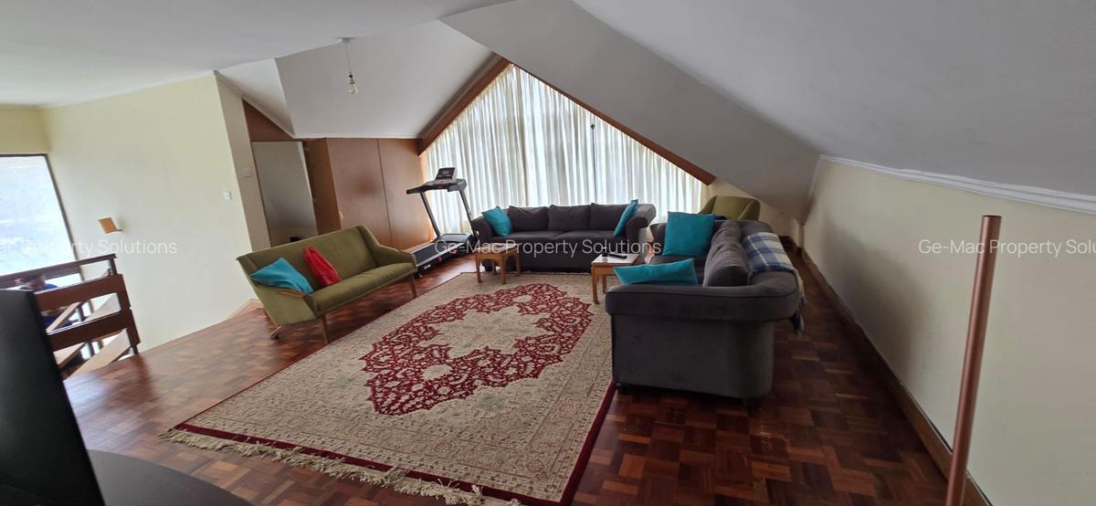 5 Bed House with En Suite in Lavington - 6