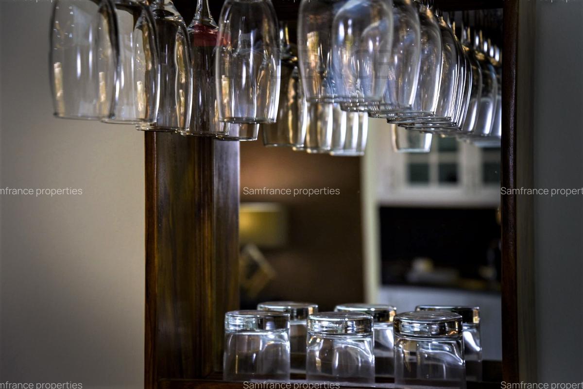 Serviced 2 Bed Apartment with En Suite at Baobab Road - 8