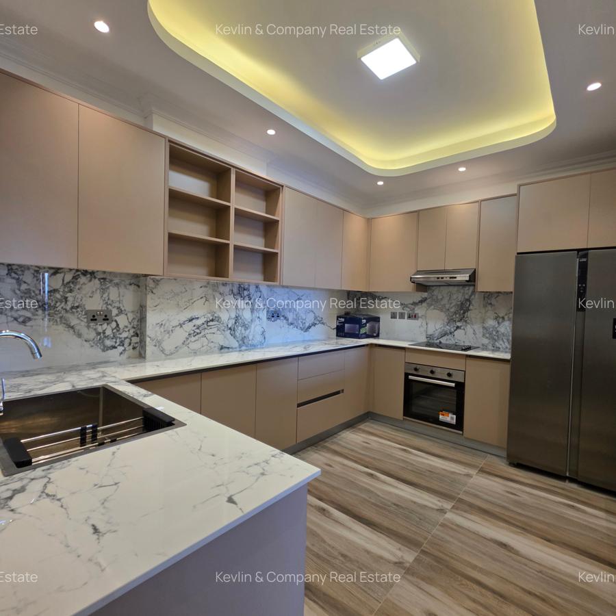 2 Bed Apartment with En Suite in Brookside - 4