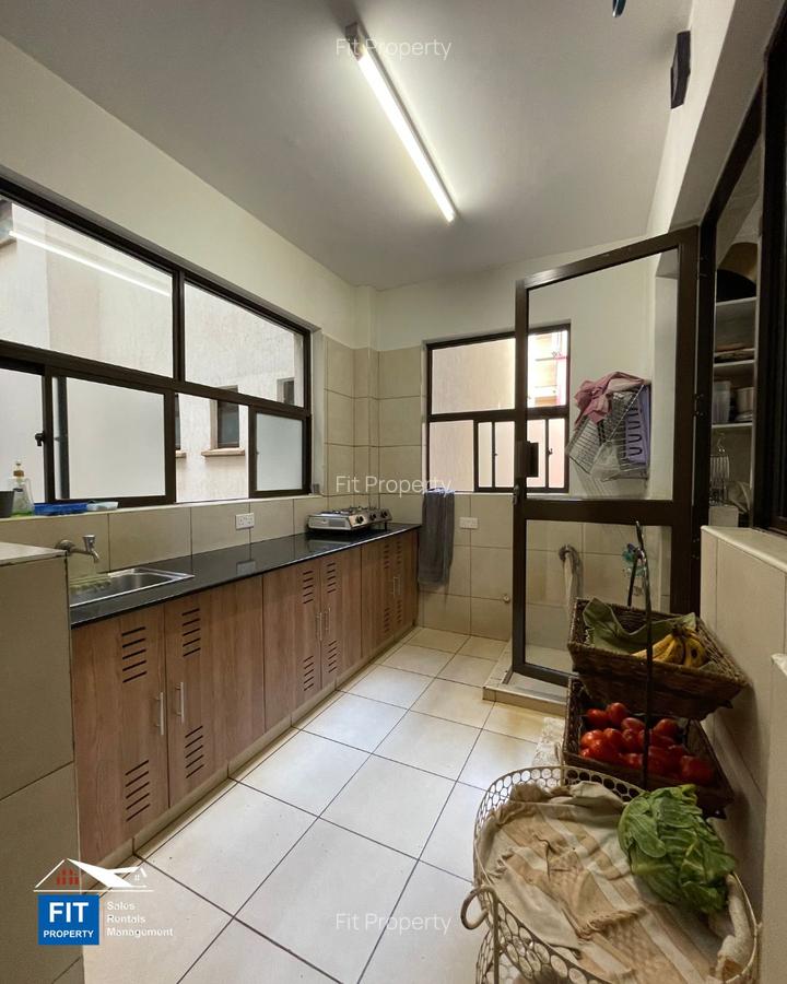 3 Bed Apartment with En Suite in Westlands Area - 9