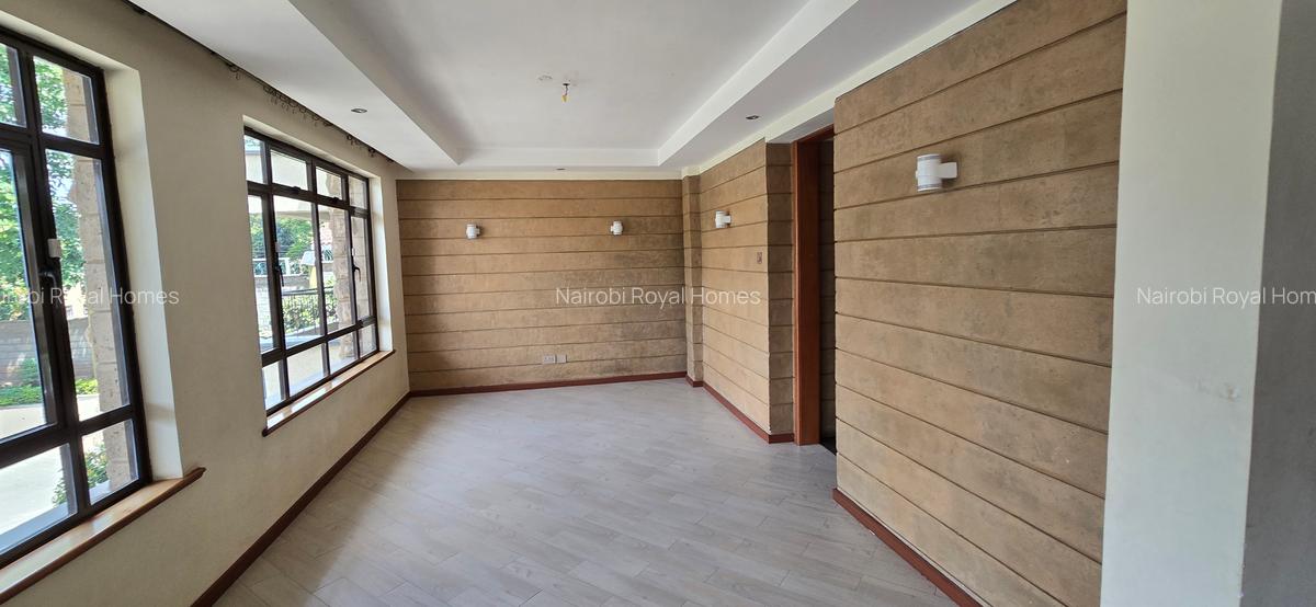 5 Bed Townhouse with En Suite at Lavington Green - 4