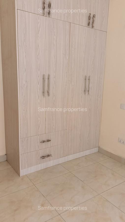 3 Bed Apartment with En Suite at 3Rd Avanue - 9