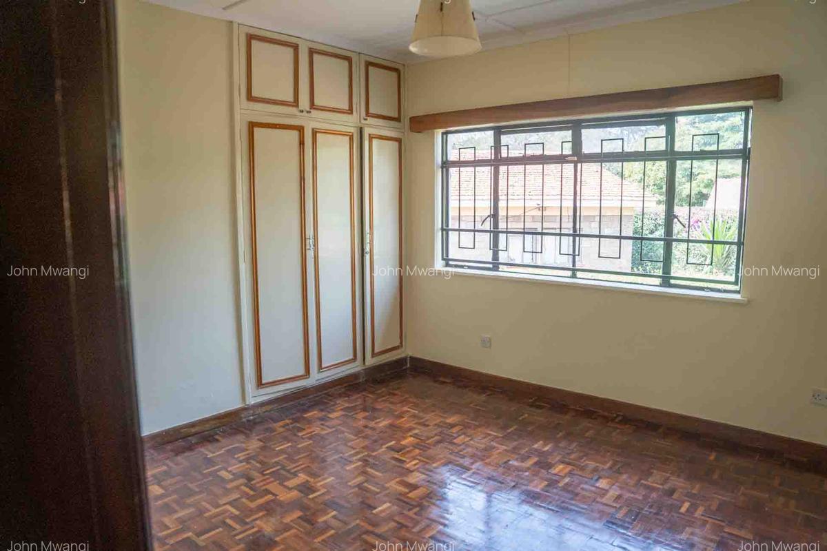 5 Bed House with En Suite in Nyari - 10