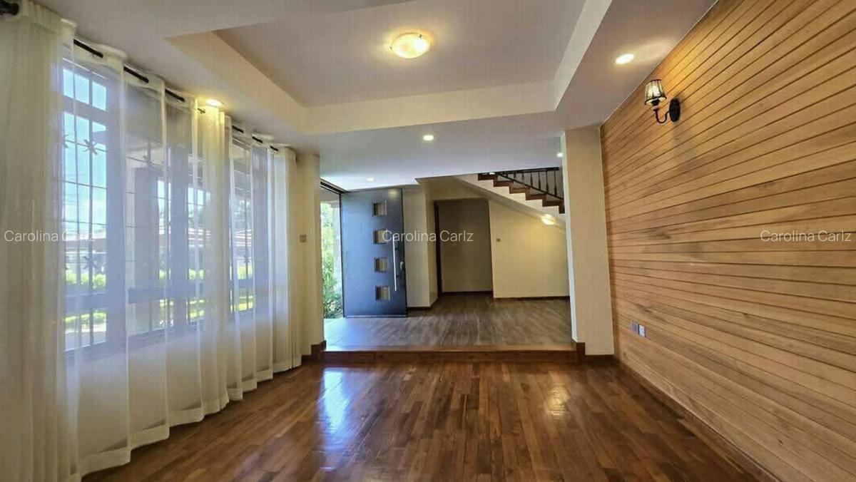 5 Bed House with En Suite in Runda - 2