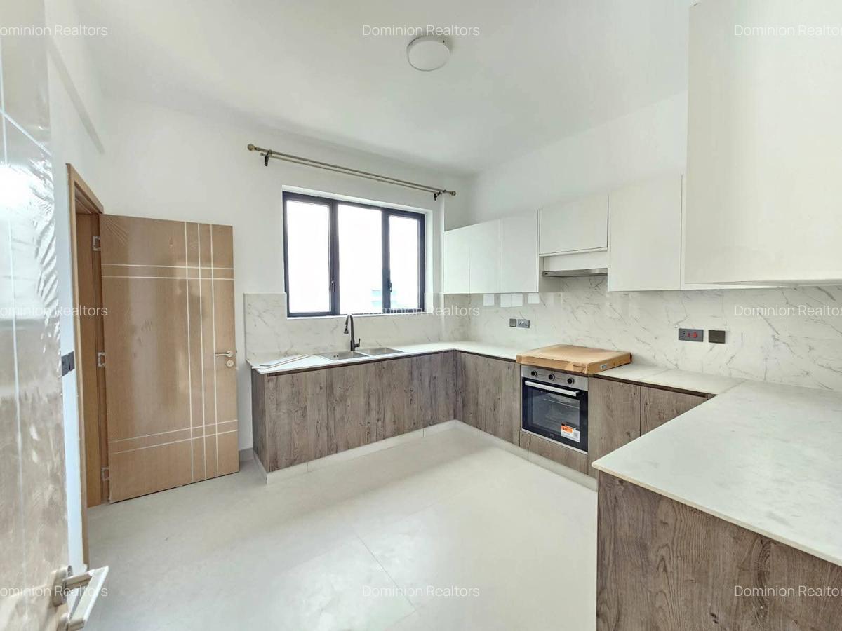 3 Bed Apartment with En Suite in Westlands Area - 5