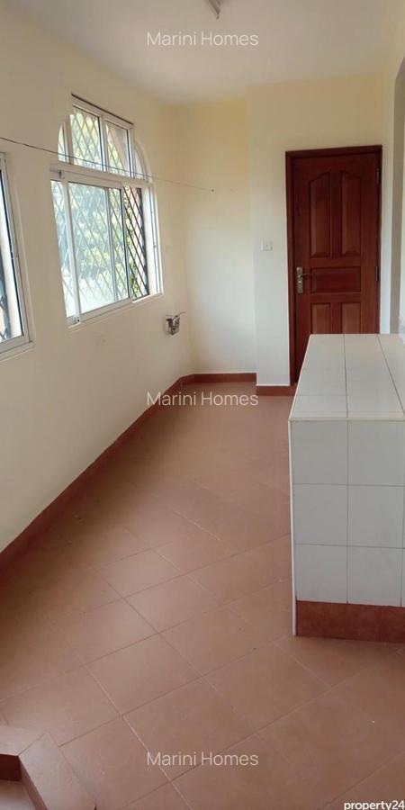 3 Bed Apartment with En Suite in Westlands Area - 12