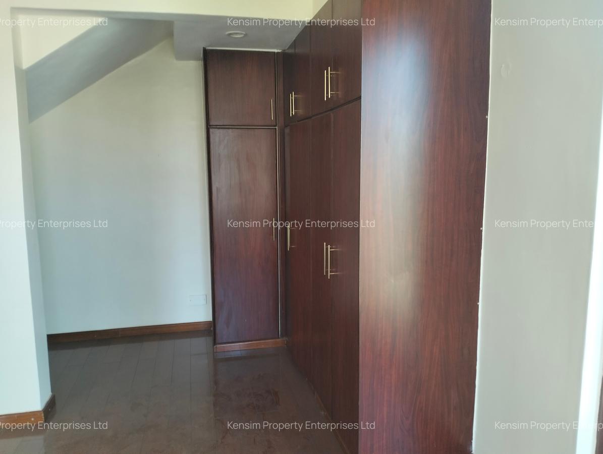 5 Bed Townhouse with En Suite in Karen - 18