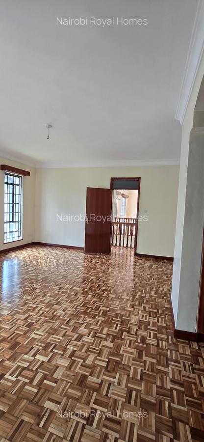4 Bed Townhouse with En Suite at Lavington Green - 10