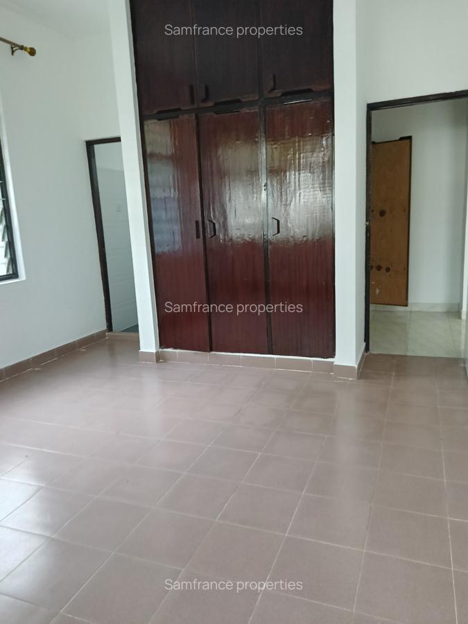 2 Bed Villa with En Suite at 3 Rd Avanue - 8