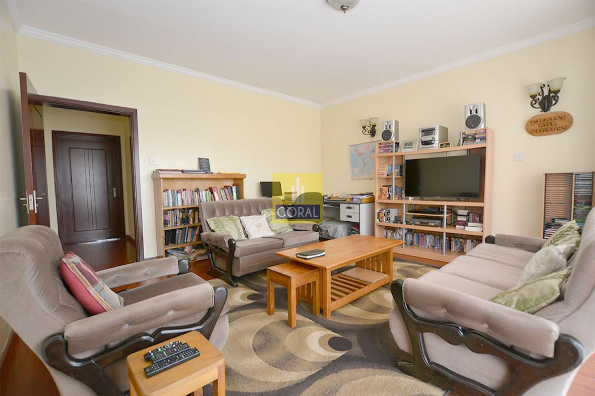 7 Bed Apartment with En Suite in Lavington - 9