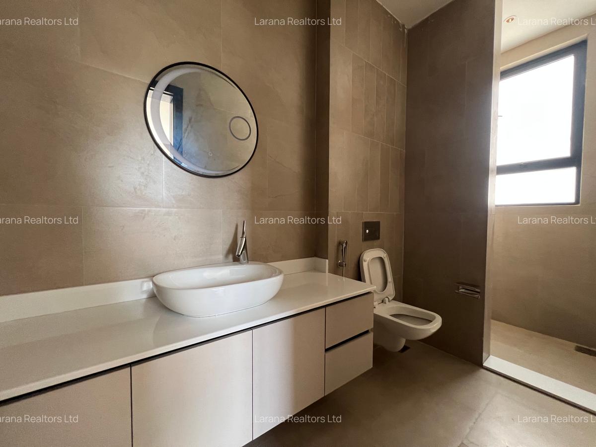 5 Bed Townhouse with En Suite at Manyani Cl - 15
