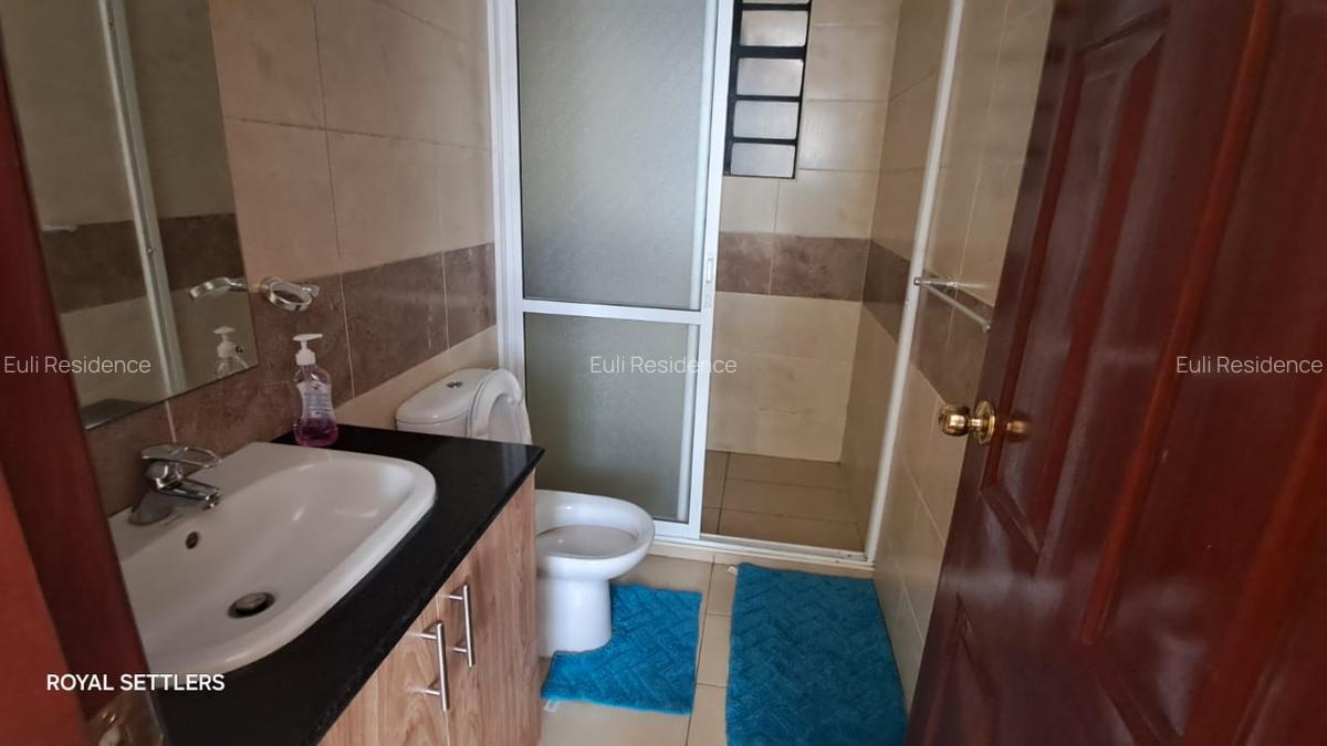 Serviced 1 Bed Apartment with En Suite at Westlands Rd - 3
